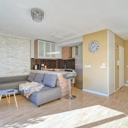 Charmant Studio Avec Terrasse Et Parking Corbeil-Essonnes Exterior photo