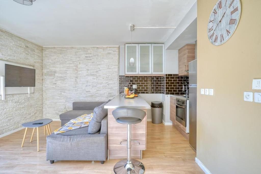 Apartment Avec Terrasse Et Parking *